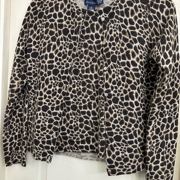 Ann Taylor leopard design sweater set XS - Picture 6 of 8
